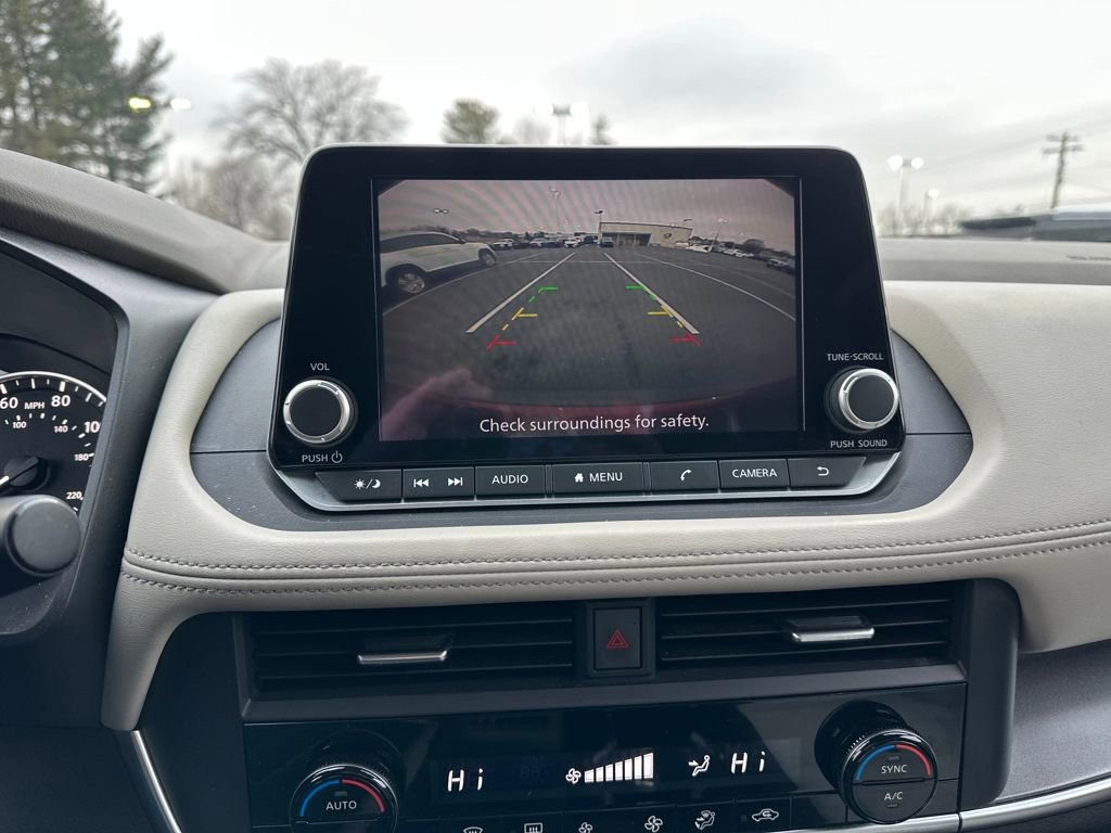 Used 2023 Nissan Rogue SV image 24