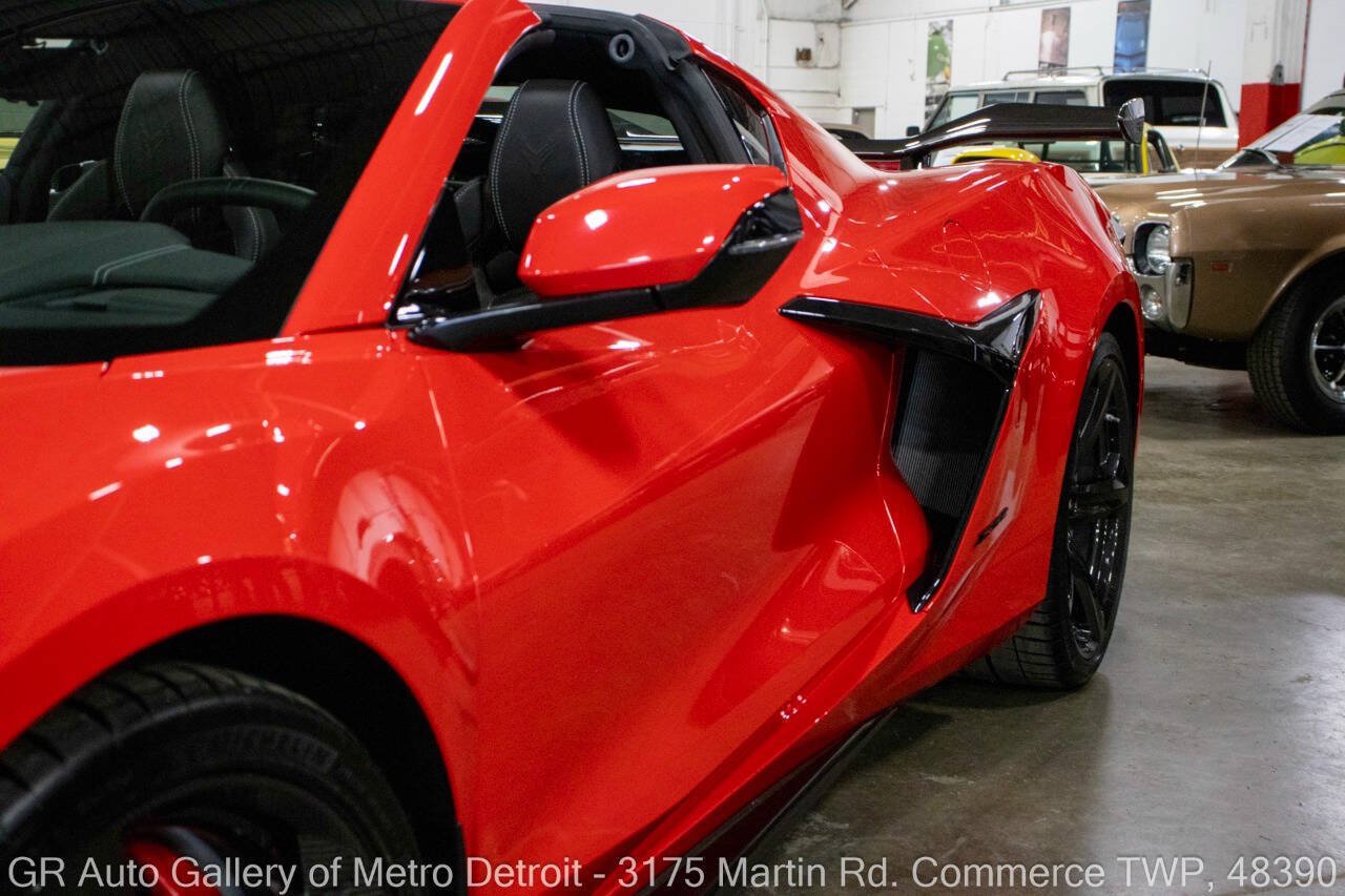 Used 2023 Chevrolet Corvette Z06 w/ Z07 Performance Package RWD image 22