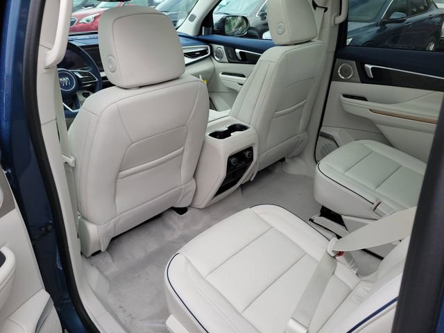 New 2026 Buick Enclave Avenir FWD image 13