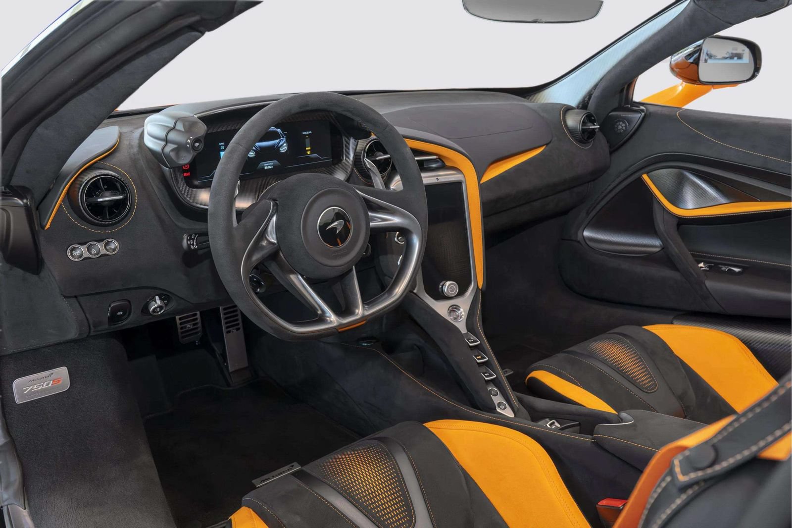 Used 2024 McLaren 750S Spider RWD image 15