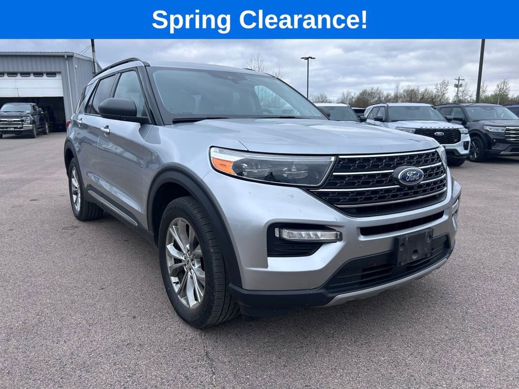 Used 2023 Ford Explorer XLT w/ Equipment Group 202A AWD/4WD image 8