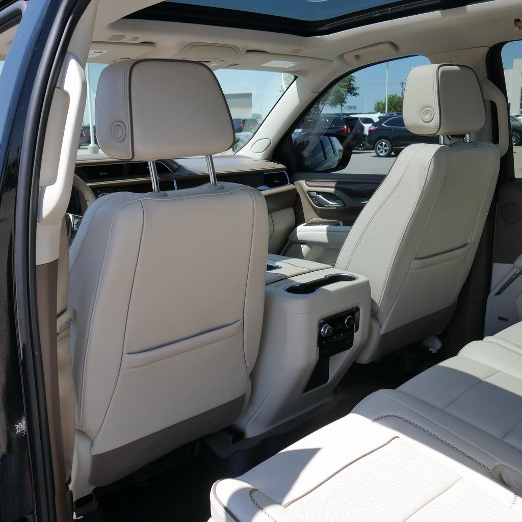 Used 2023 GMC Yukon XL Denali image 35
