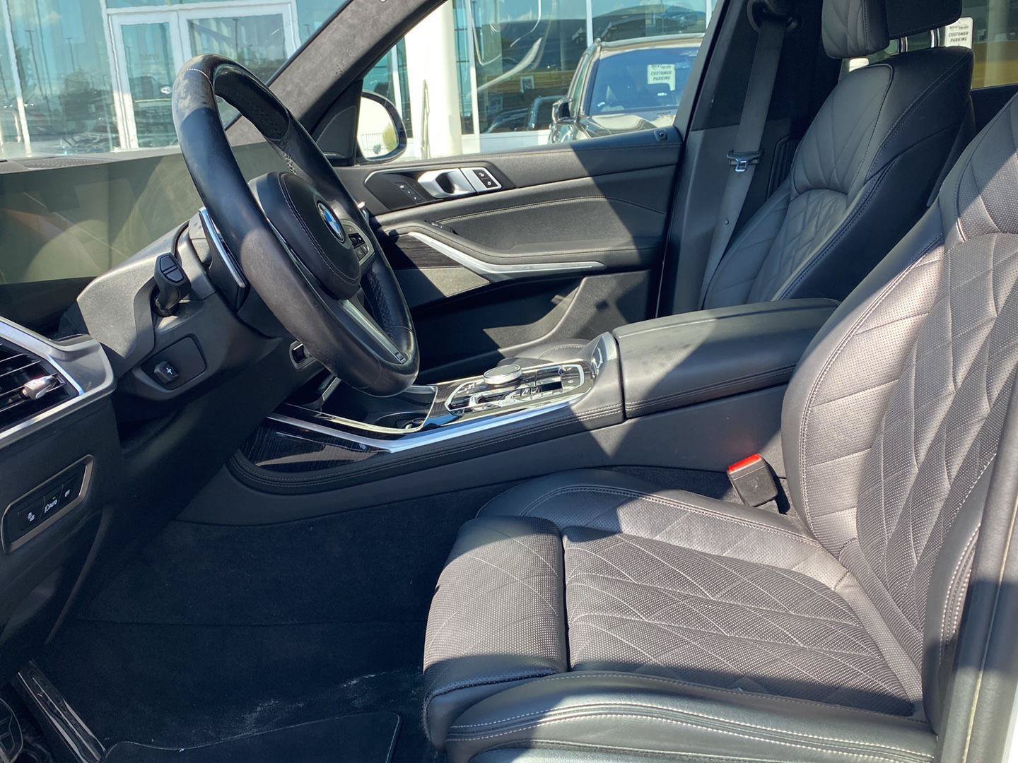 Used 2024 BMW X7 xDrive40i w/ M Sport Package AWD/4WD image 13