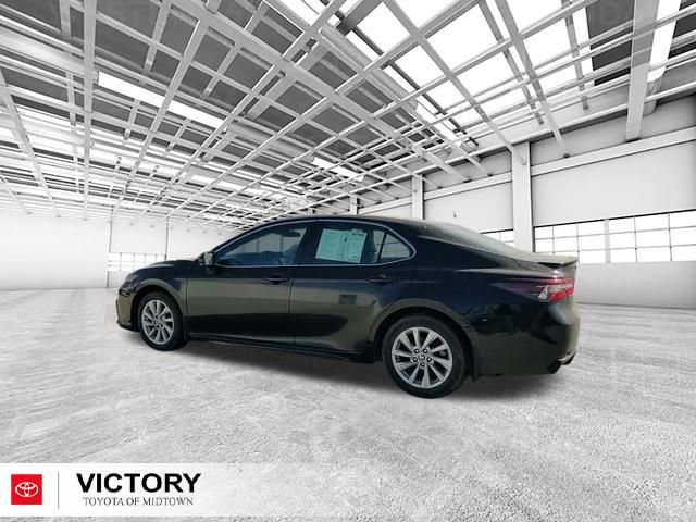 Used 2024 Toyota Camry SE image 5