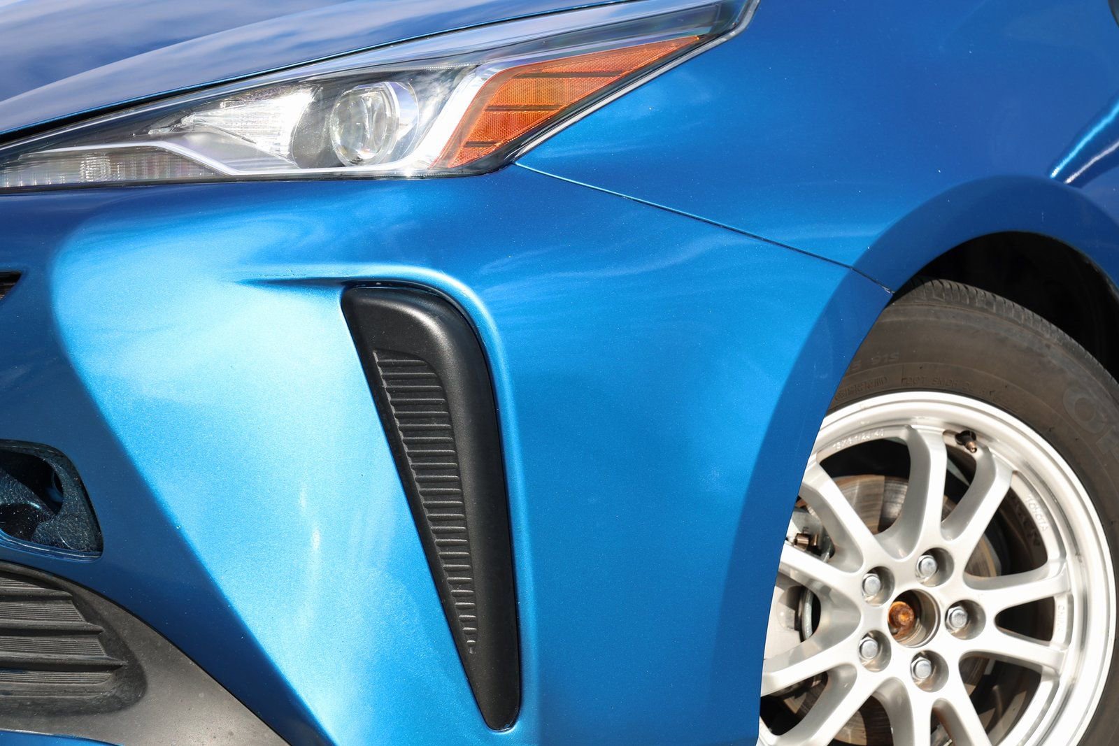 Used 2022 Toyota Prius L Eco image 10