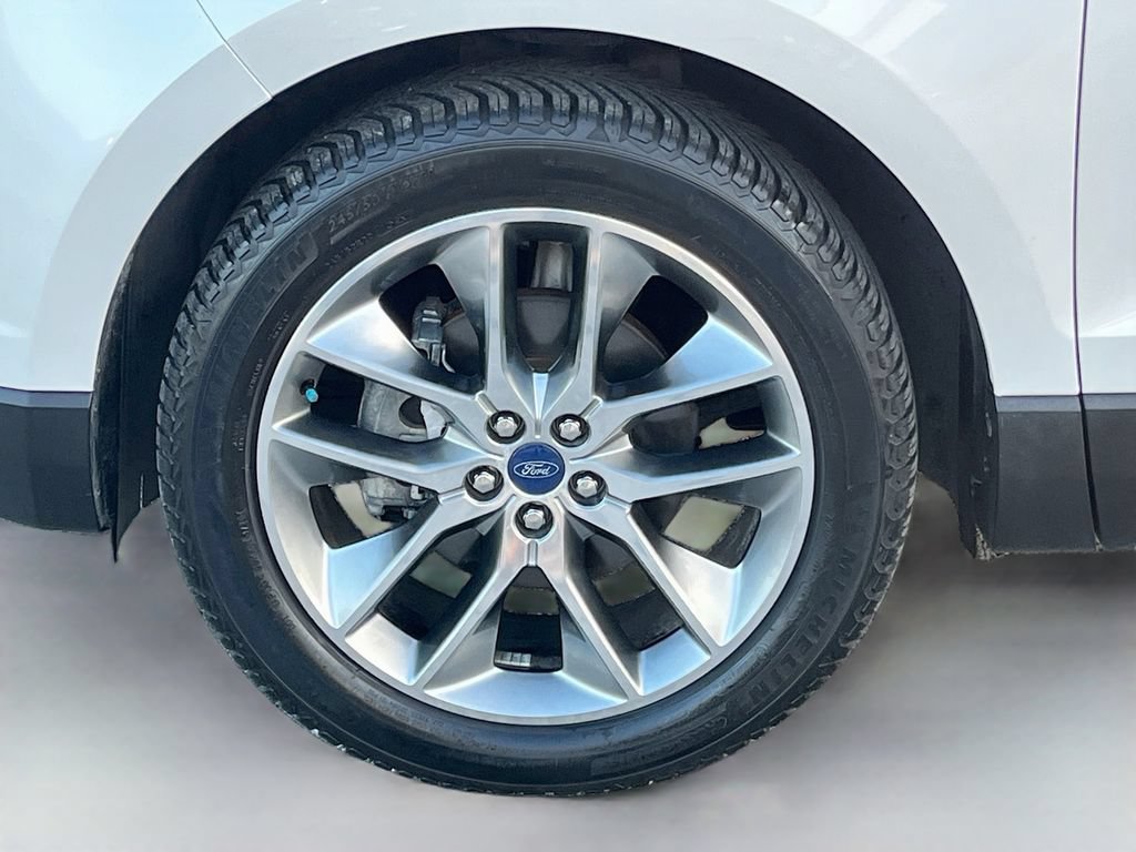Used 2015 Ford Edge Titanium w/ Technology Package FWD image 31