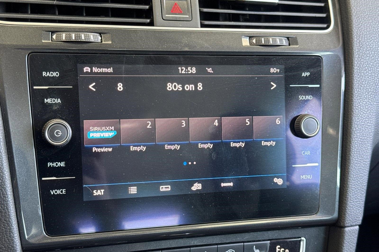 Used 2018 Volkswagen e-Golf SE FWD image 23
