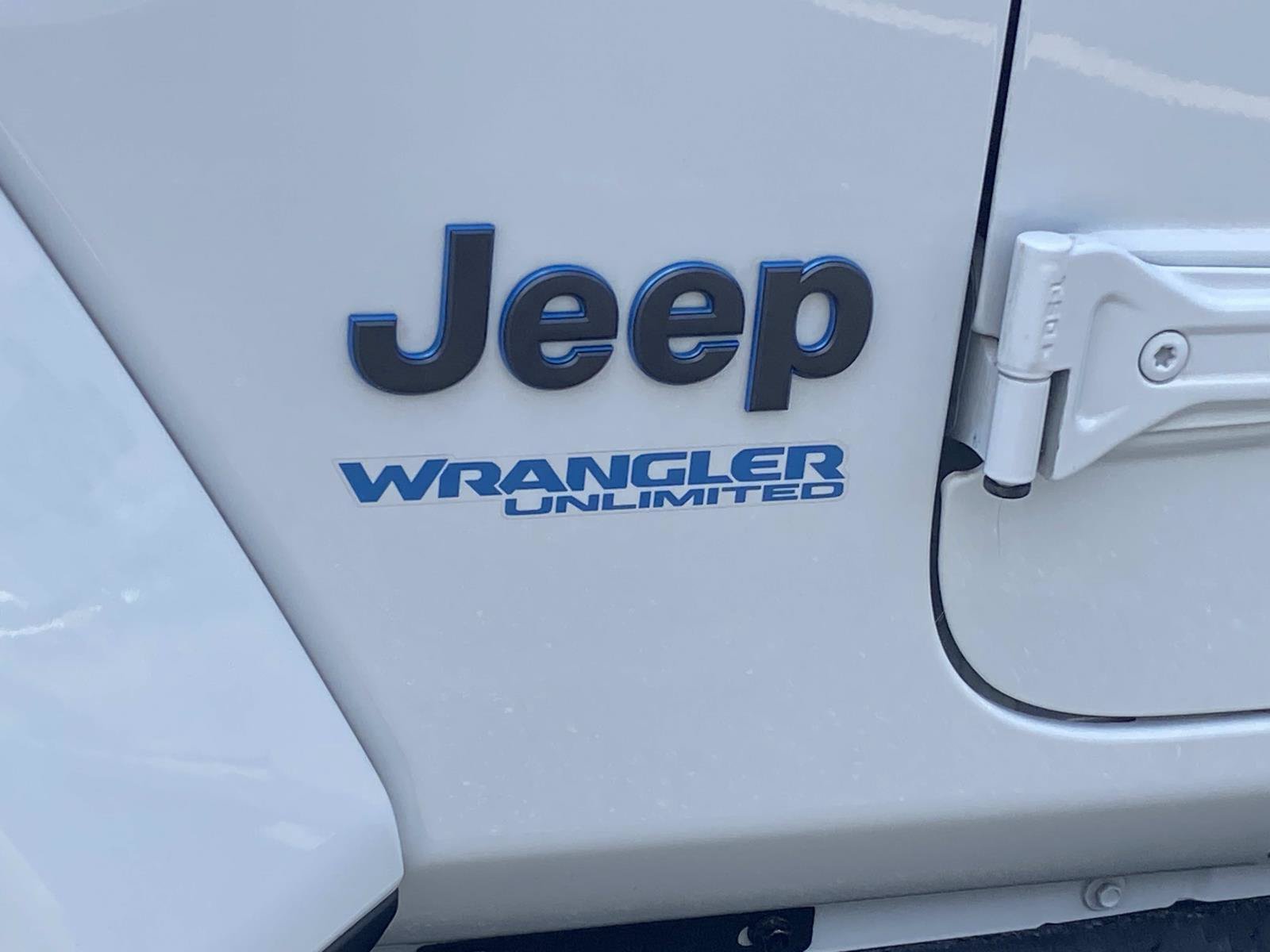 Used 2022 Jeep Wrangler Unlimited Rubicon 4xe w/ Cold Weather Group AWD/4WD image 14