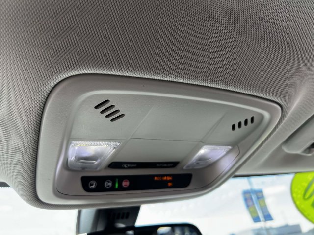 Used 2020 Chevrolet Traverse LT FWD image 34