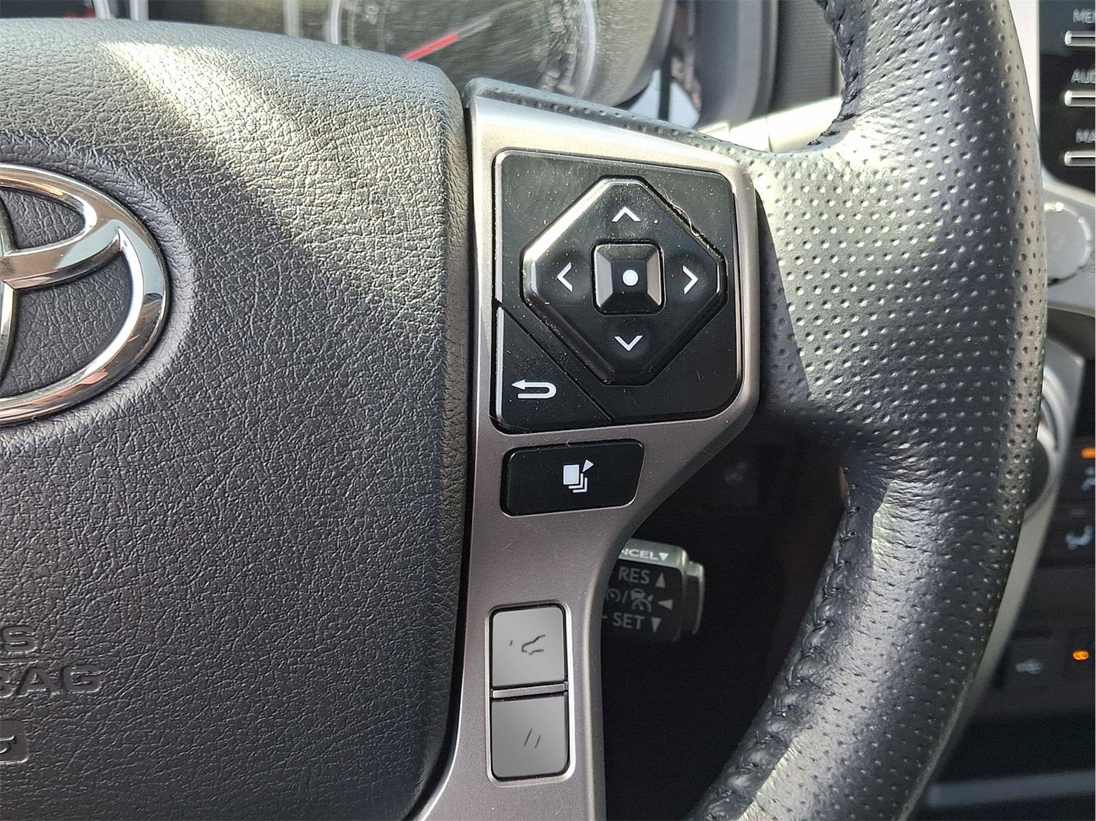 Used 2023 Toyota 4Runner Limited image 30