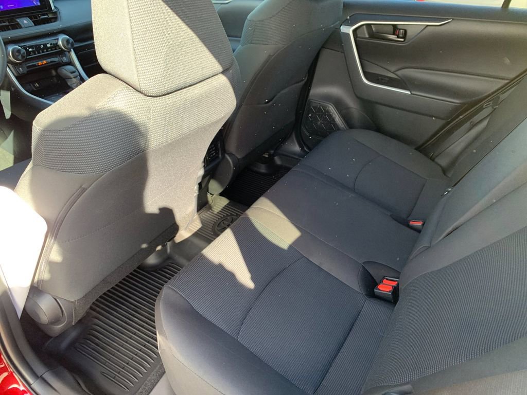 Used 2025 Toyota RAV4 LE AWD/4WD image 14