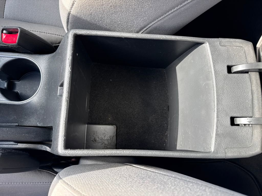 Used 2017 Hyundai Elantra SE image 24