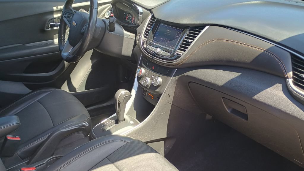 Used 2022 Chevrolet Trax LT w/ Driver Confidence Package AWD/4WD image 24