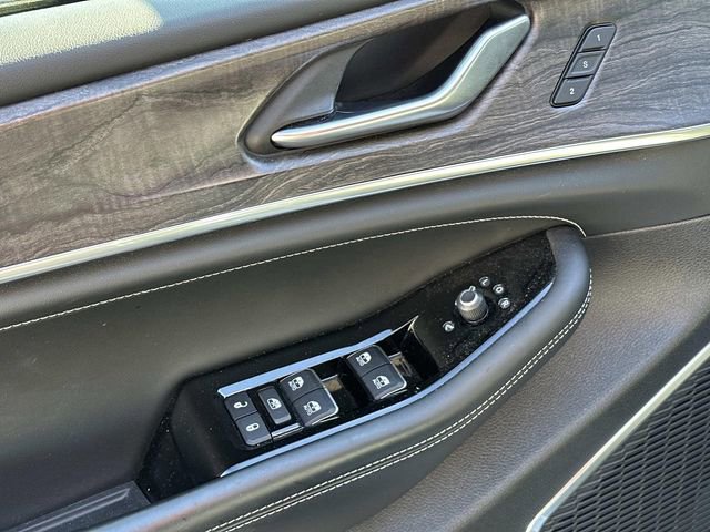 Used 2023 Jeep Grand Cherokee Overland image 18