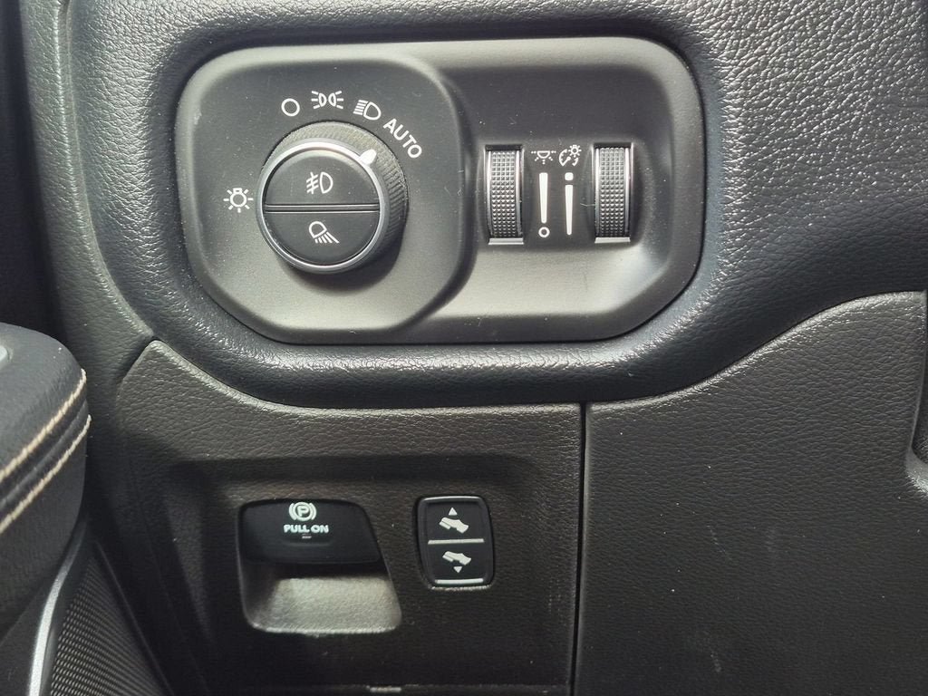 Used 2021 RAM 1500 Laramie AWD/4WD image 22