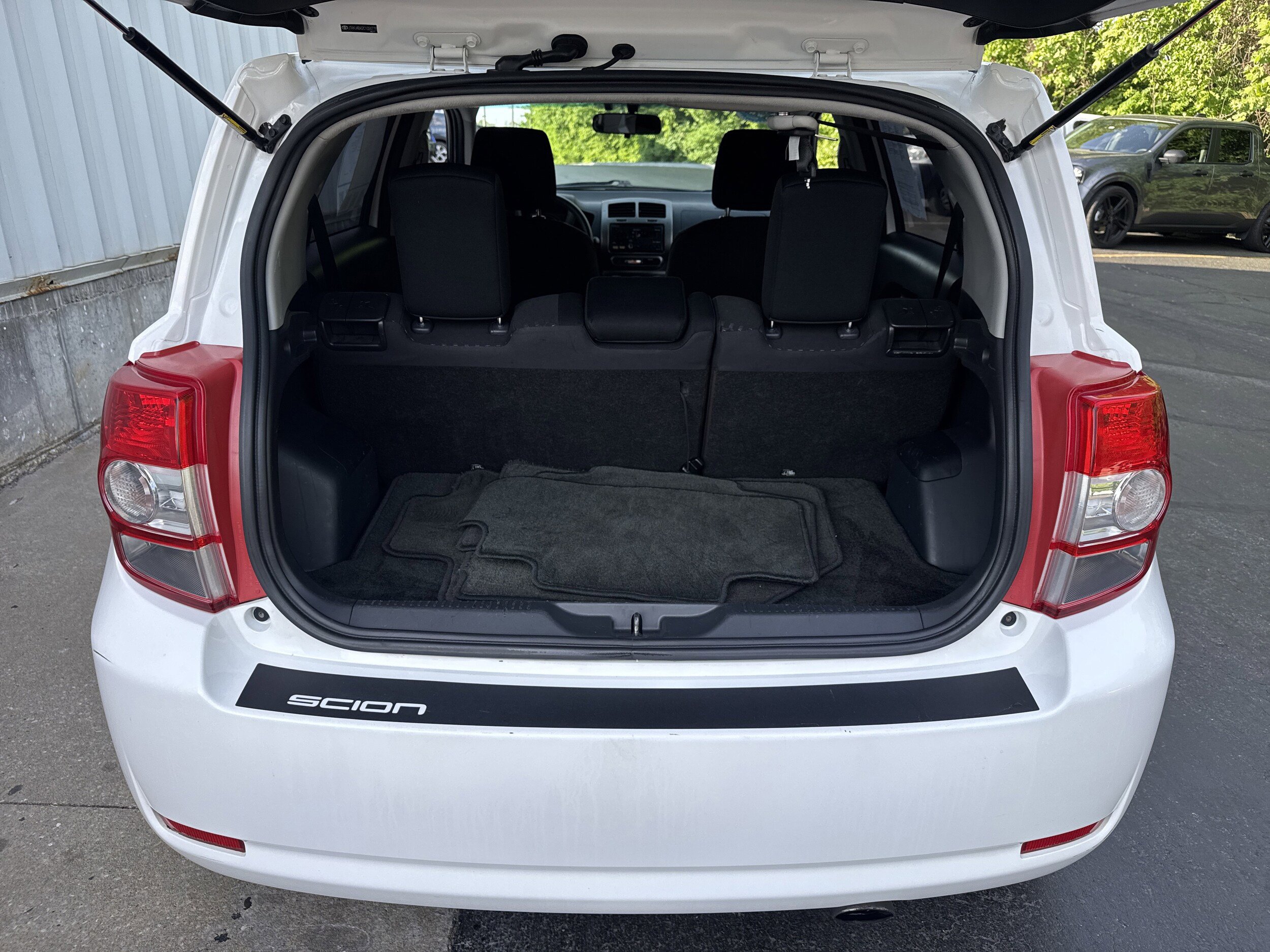 Used 2012 Scion xD FWD image 13