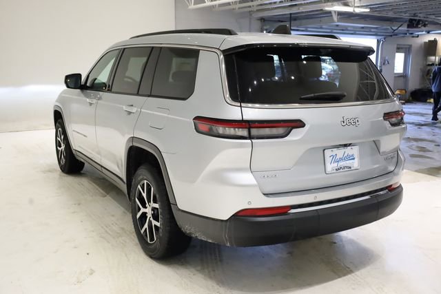 Used 2024 Jeep Grand Cherokee L Limited w/ Luxury Tech Group II image 7