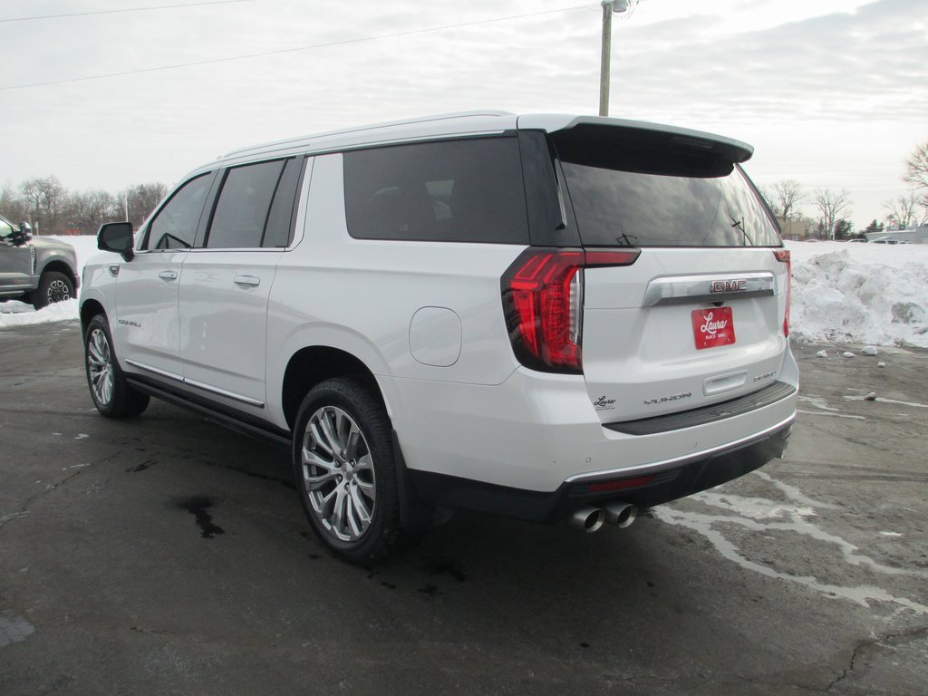 Used 2022 GMC Yukon XL Denali image 8