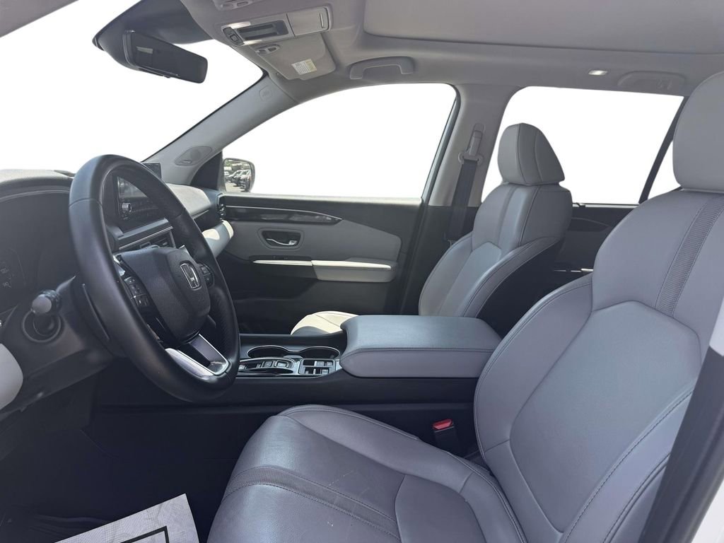 Used 2023 Honda Pilot Touring image 17