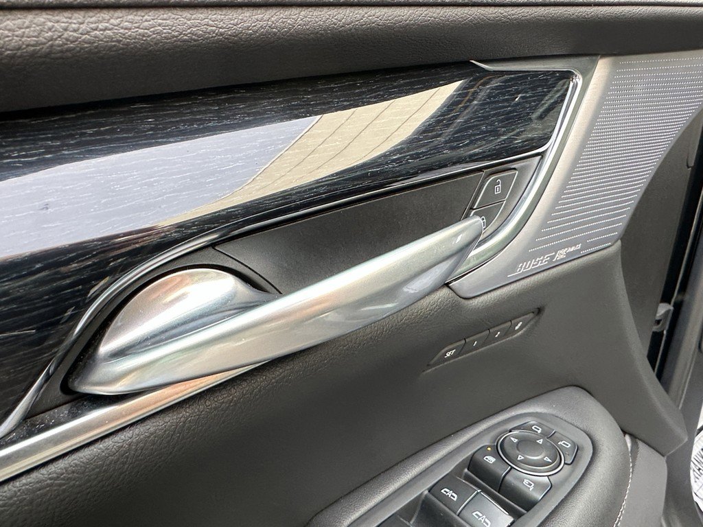 Certified 2025 Cadillac XT5 Premium Luxury image 18