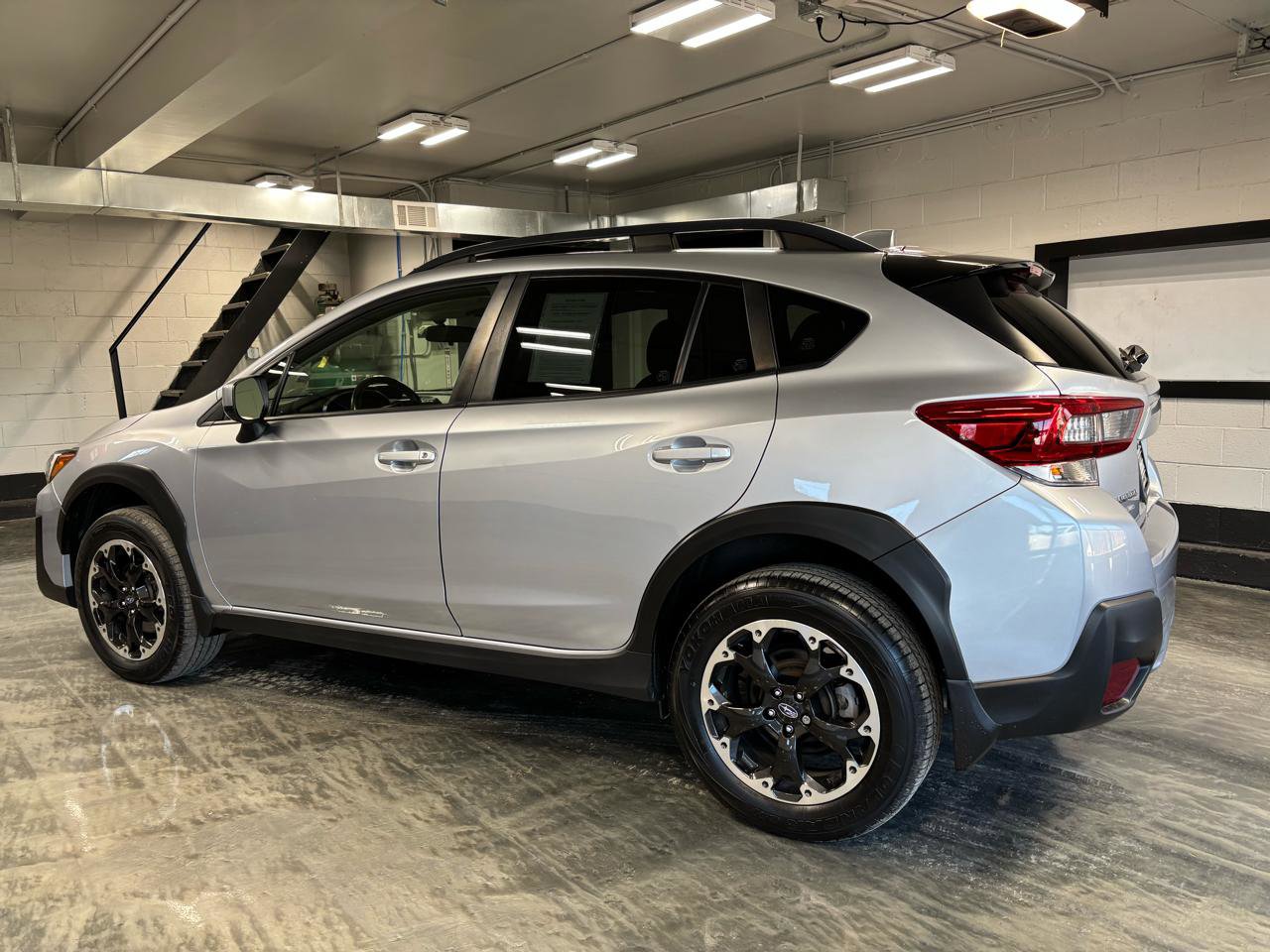 Used 2022 Subaru Crosstrek 2.0i Premium w/ Moonroof Package image 5