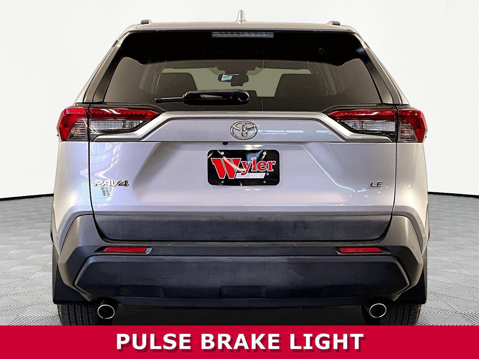 Used 2019 Toyota RAV4 LE w/ Carpet Mat Package FWD image 5