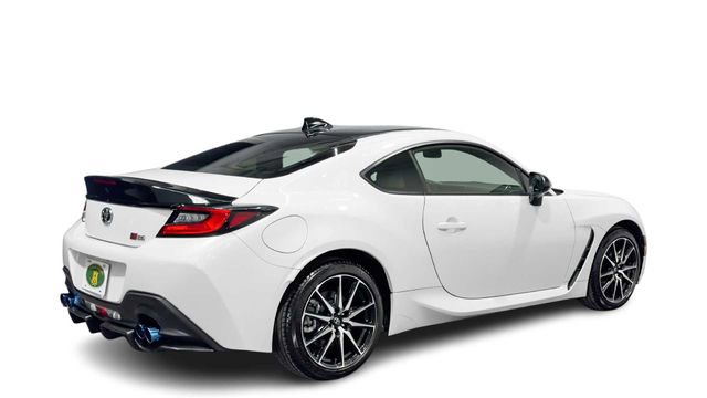 Used 2024 Toyota GR86 RWD image 2