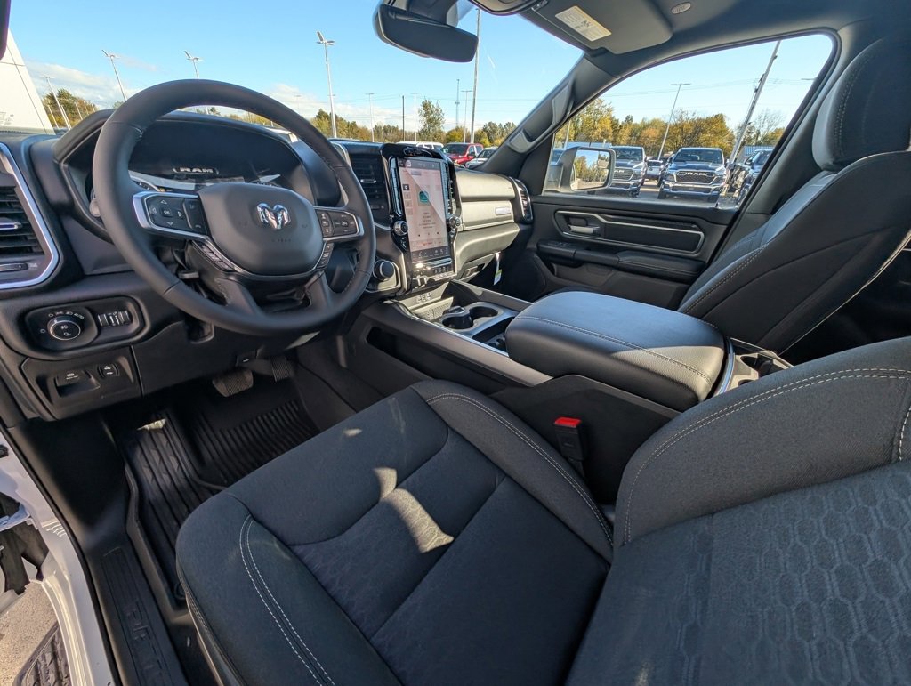 New 2026 RAM 1500 4x4 Crew Cab image 2