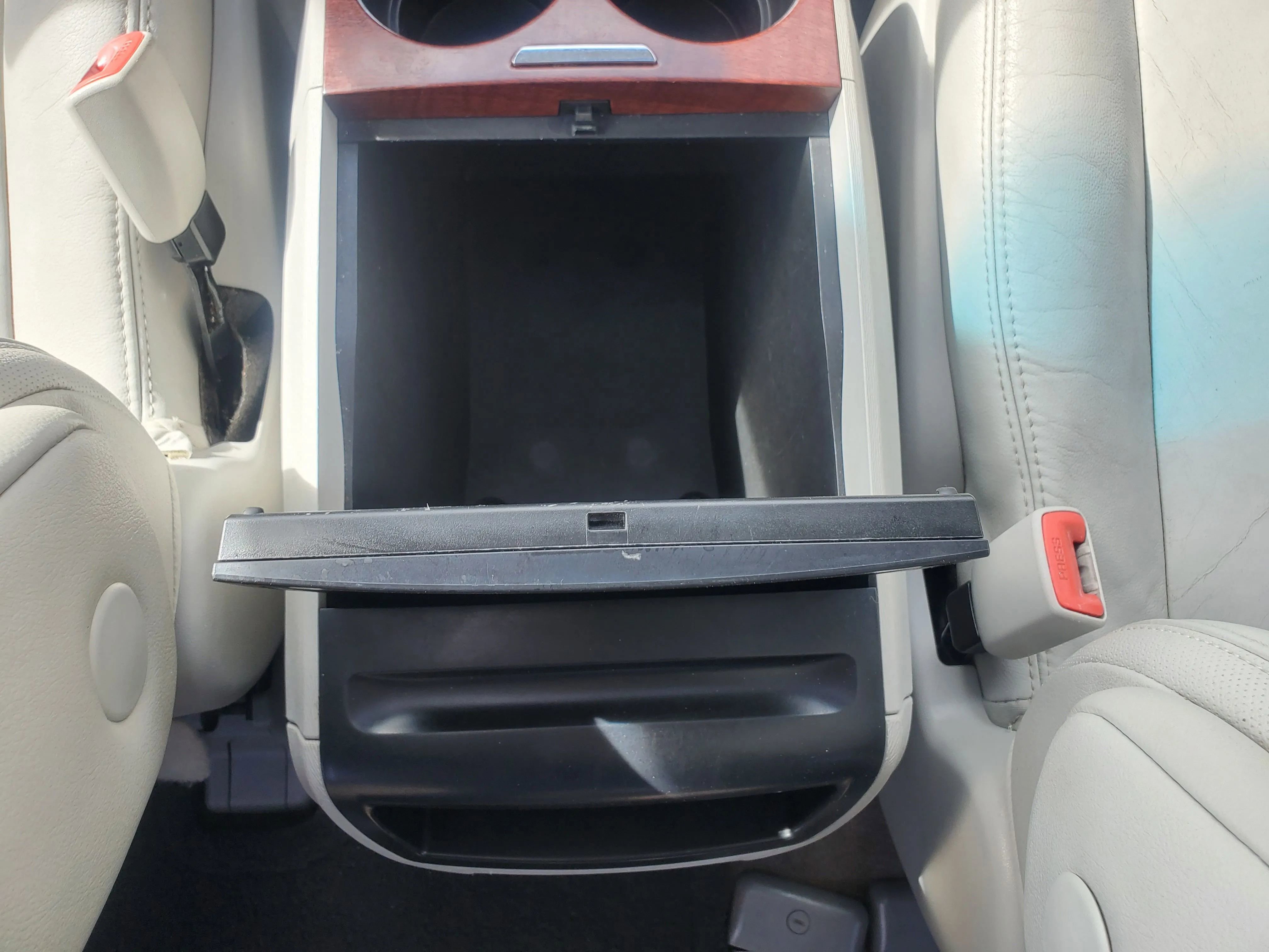 Used 2012 Toyota Sienna XLE w/ XLE Navigation Pkg FWD image 30