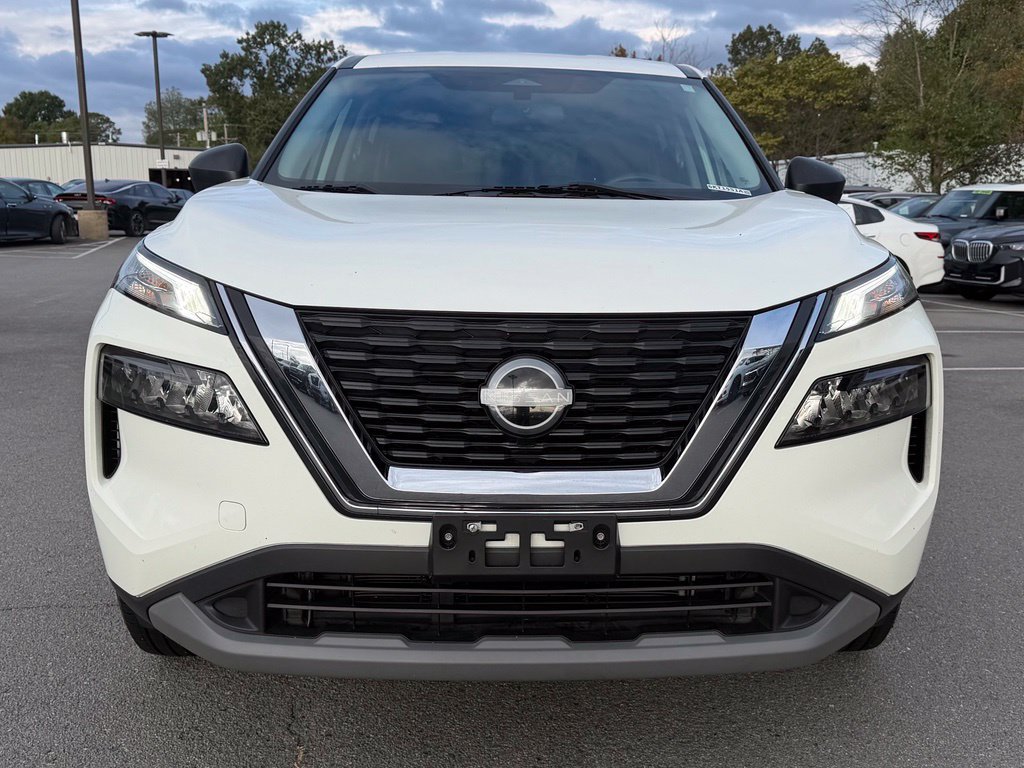 Used 2023 Nissan Rogue S FWD image 2