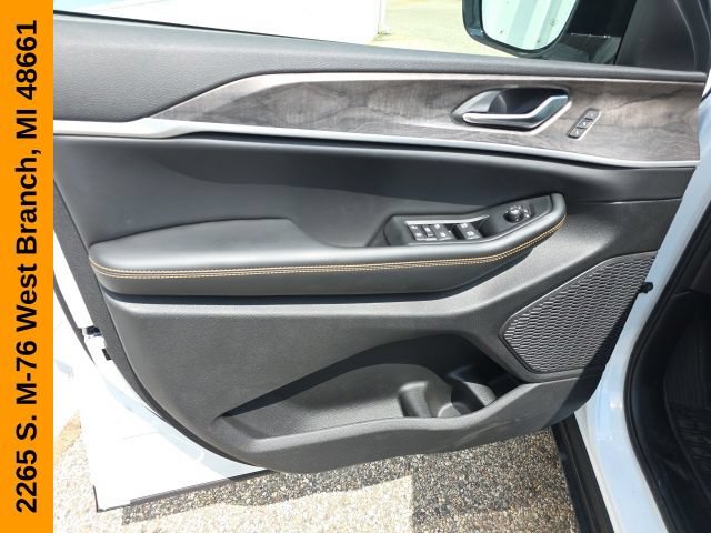 New 2026 Jeep Grand Cherokee L Limited AWD/4WD image 16
