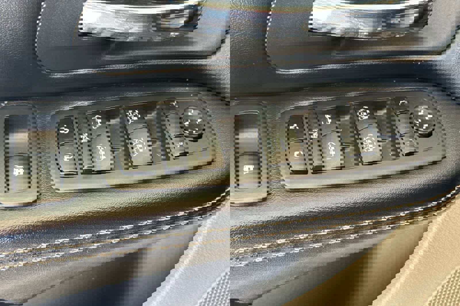 Used 2019 Dodge Grand Caravan SXT image 13