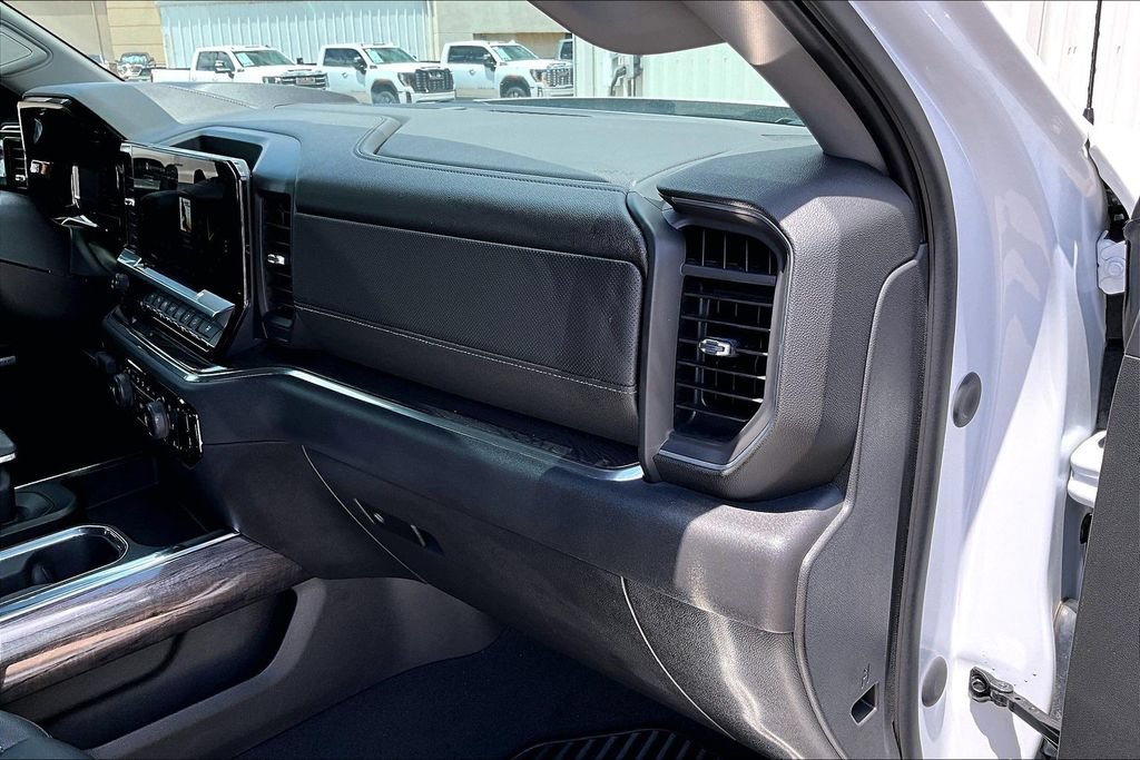 Used 2023 Chevrolet Silverado 1500 LTZ w/ Technology Package AWD/4WD image 19