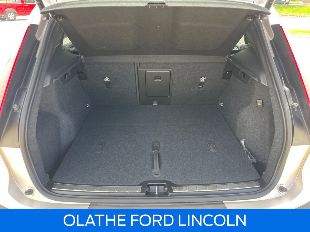 Used 2023 Volvo XC40 B5 Ultimate w/ Protection Package Premier AWD/4WD image 33