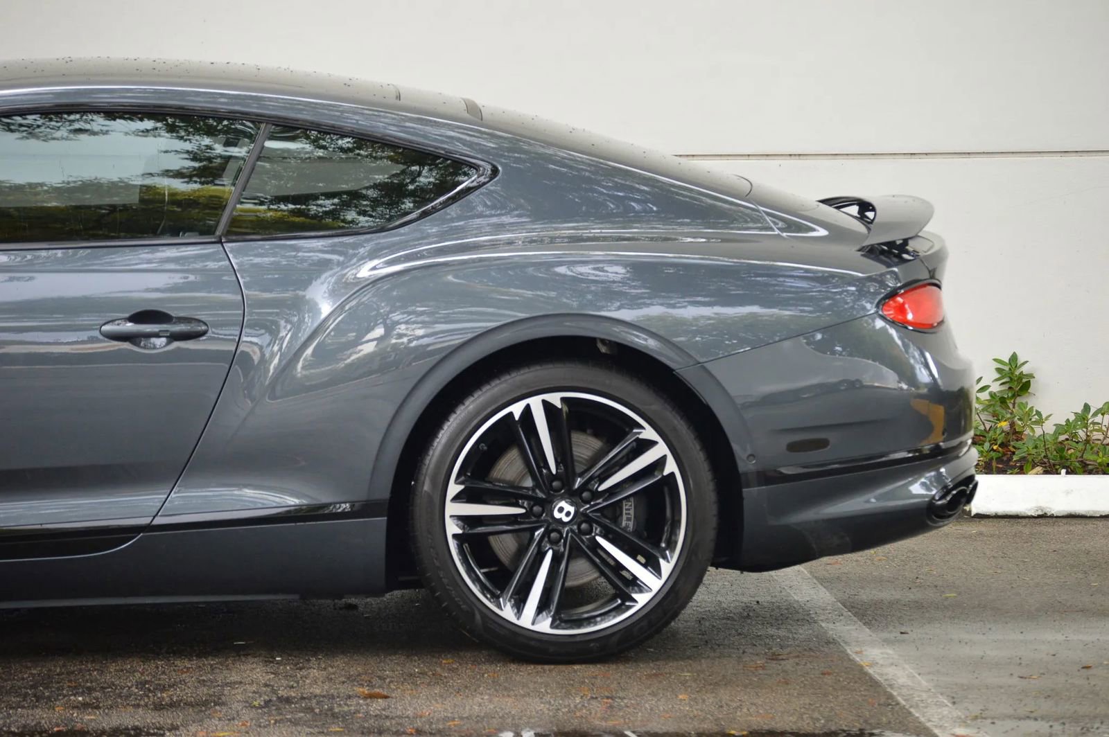 Used 2021 Bentley Continental GT image 8