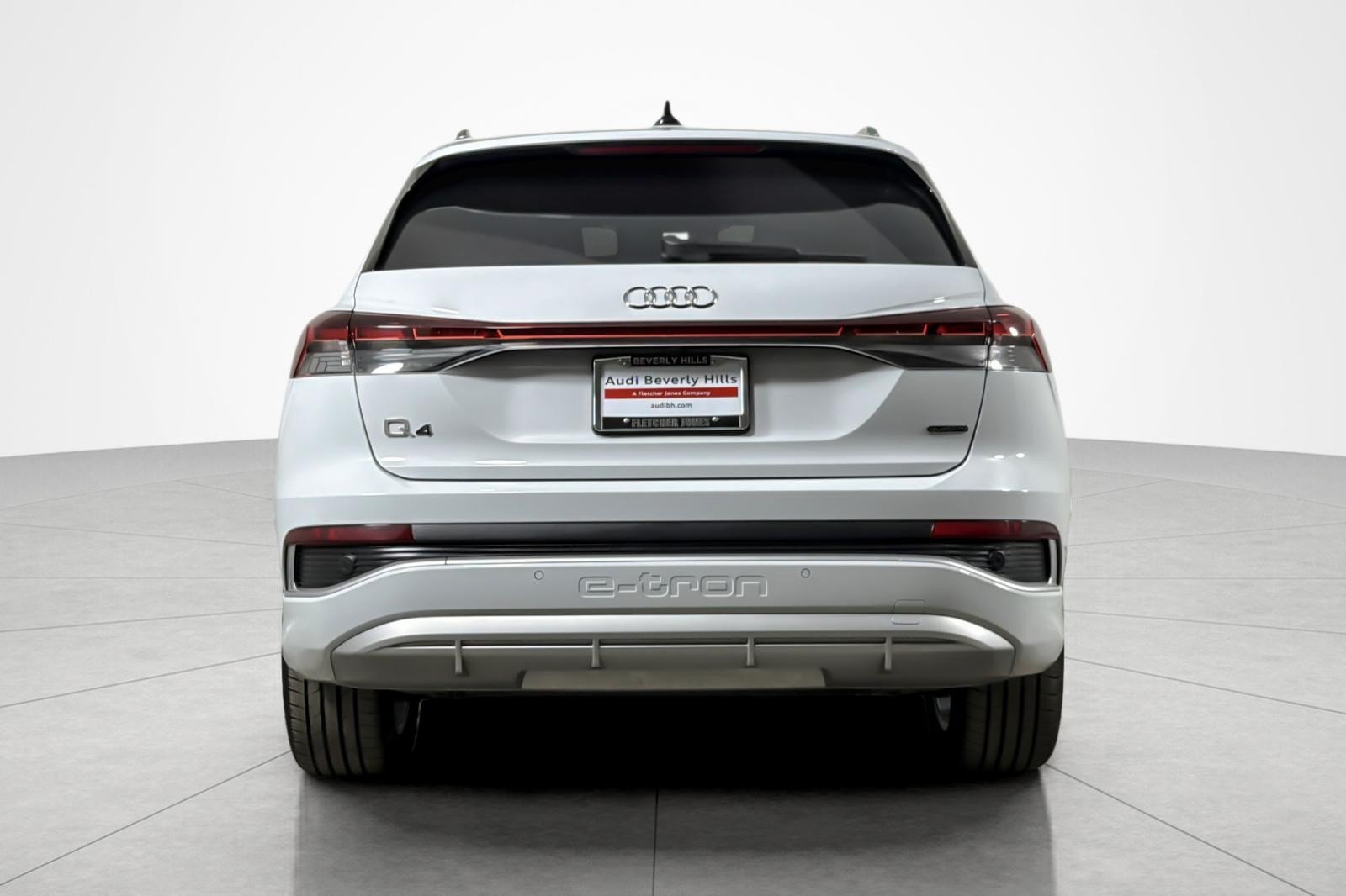 Used 2024 Audi Q4 e-tron Premium AWD/4WD image 4