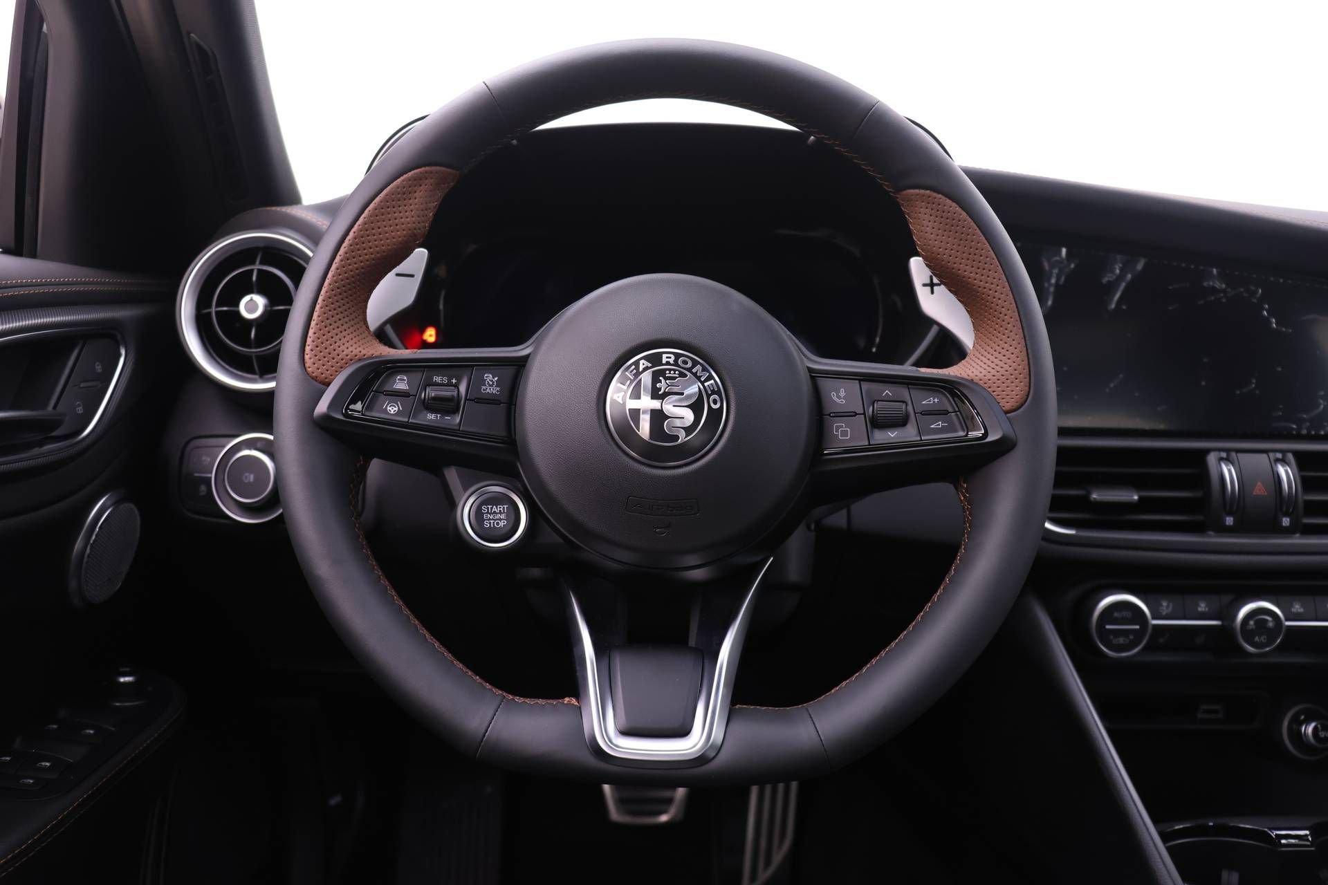 New 2025 Alfa Romeo Giulia w/ Driving Assist Package image 15