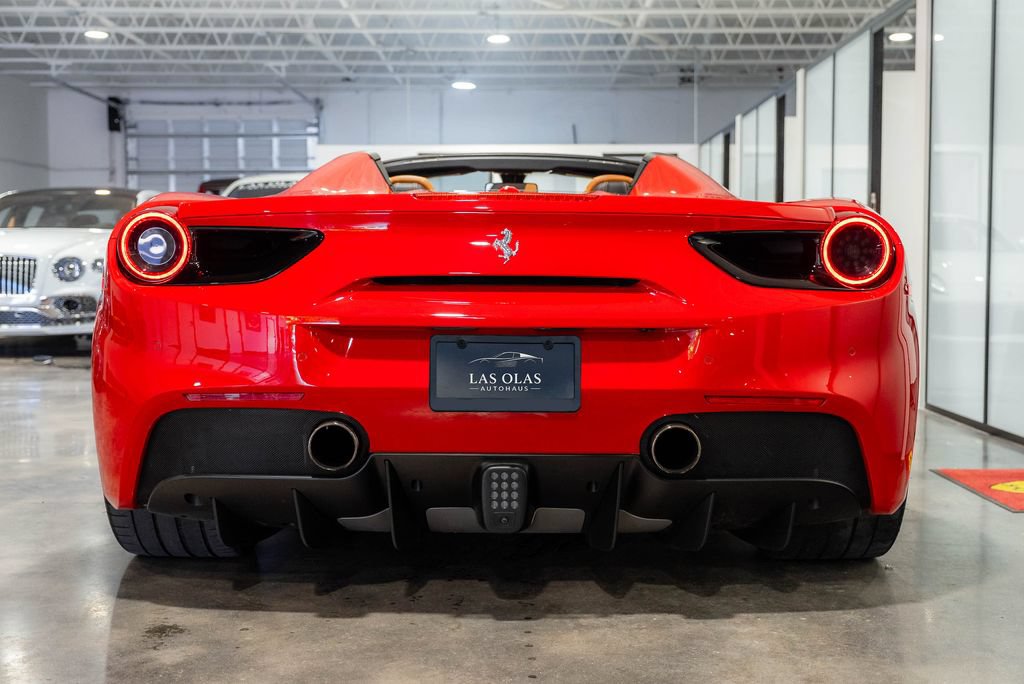 Used 2018 Ferrari 488 Spider RWD image 33