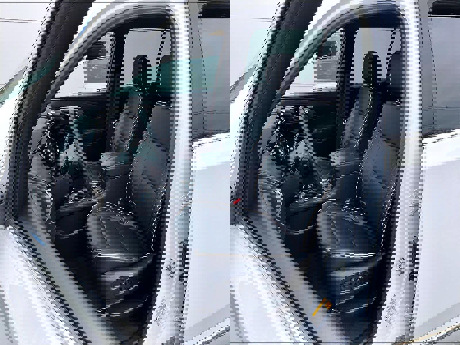 Used 2023 Chevrolet Traverse Premier w/ LPO, Floor Liner Package AWD/4WD image 10