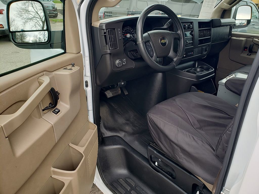 Used 2023 Chevrolet Express 3500 w/ Driver Convenience Package image 6