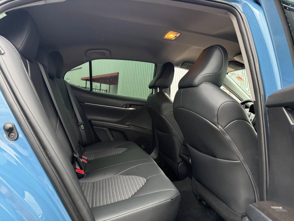 Used 2023 Toyota Camry SE image 10