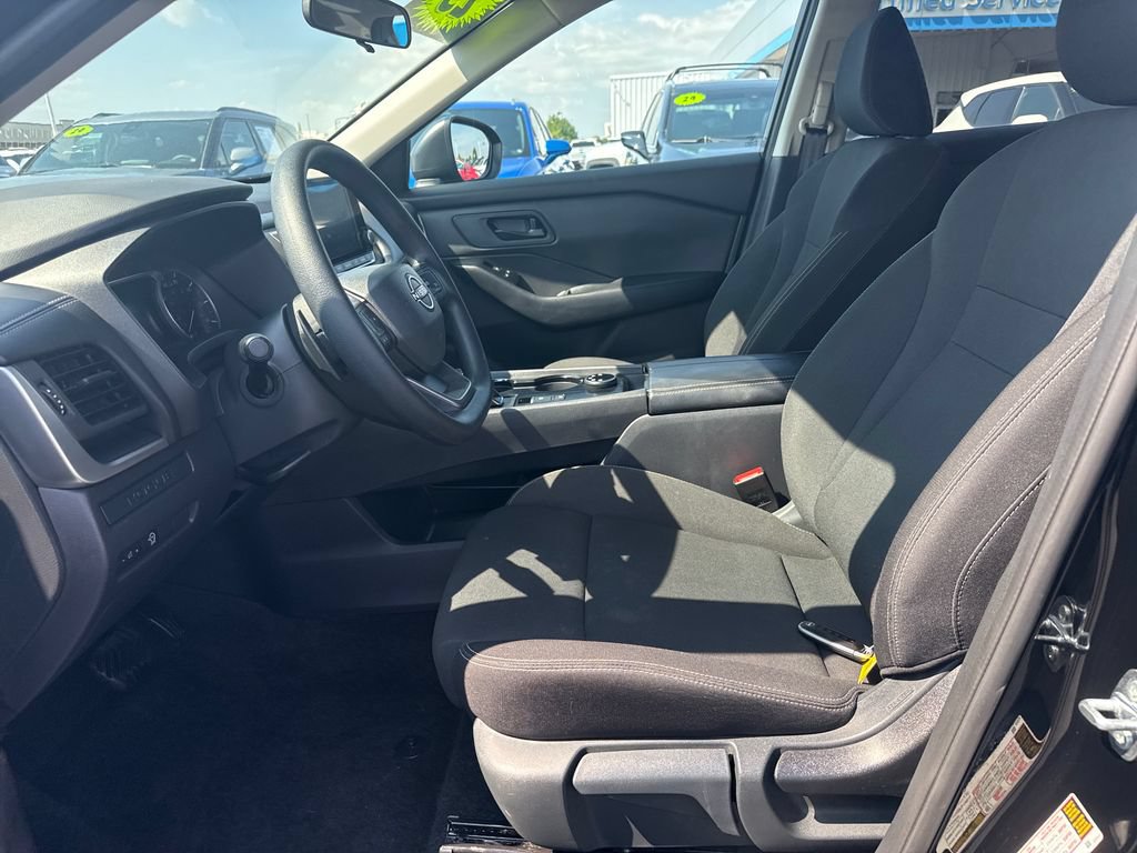 Used 2025 Nissan Rogue S AWD/4WD image 20