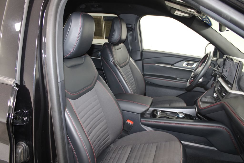 Used 2025 Ford Explorer ST-Line AWD/4WD image 22