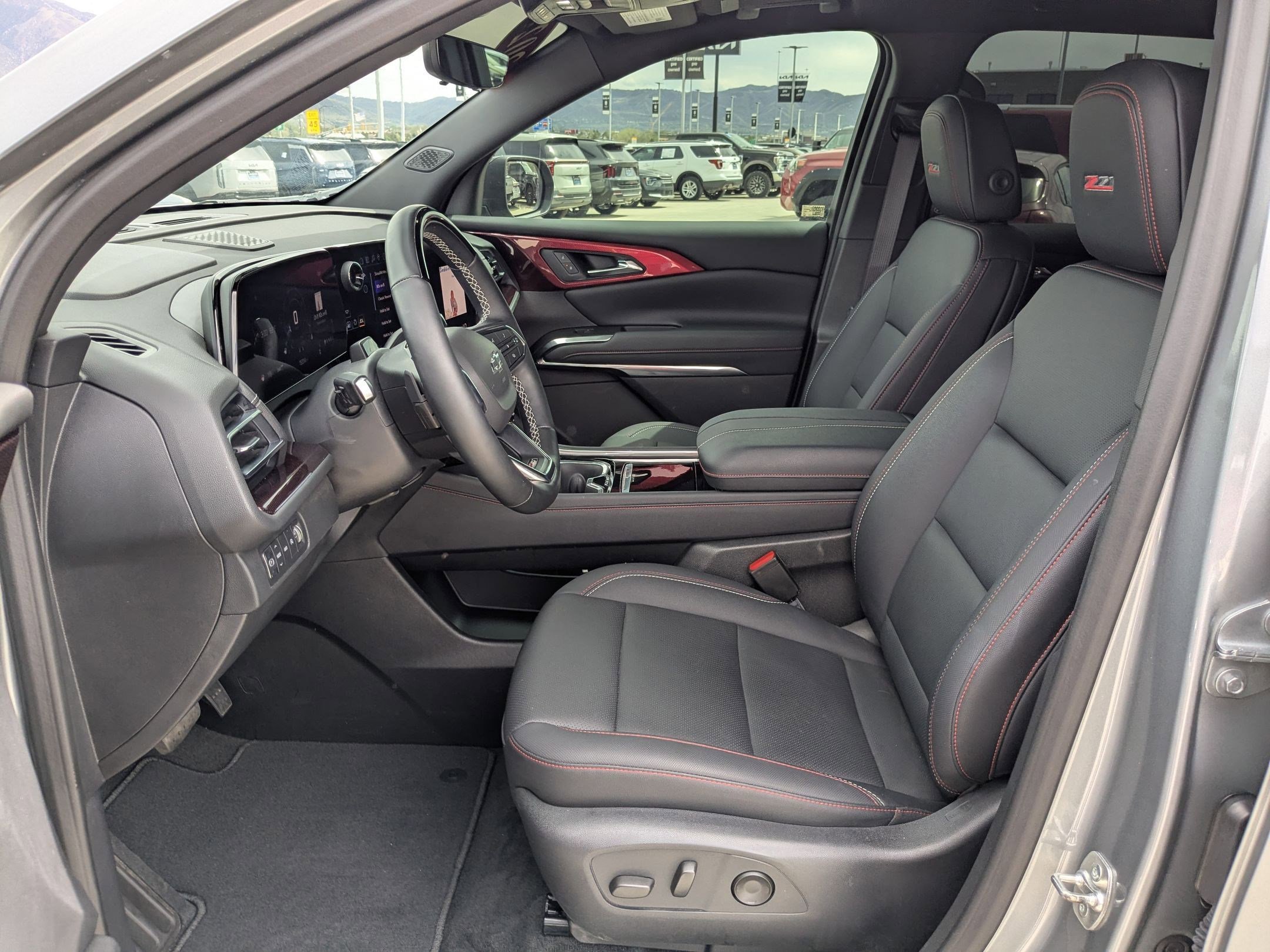 Used 2024 Chevrolet Traverse Z71 w/ Enhanced Driving Package image 25