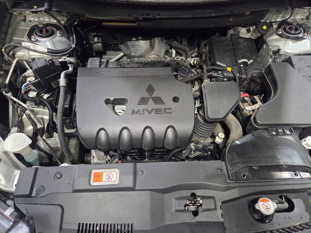 Used 2020 Mitsubishi Outlander SEL image 27