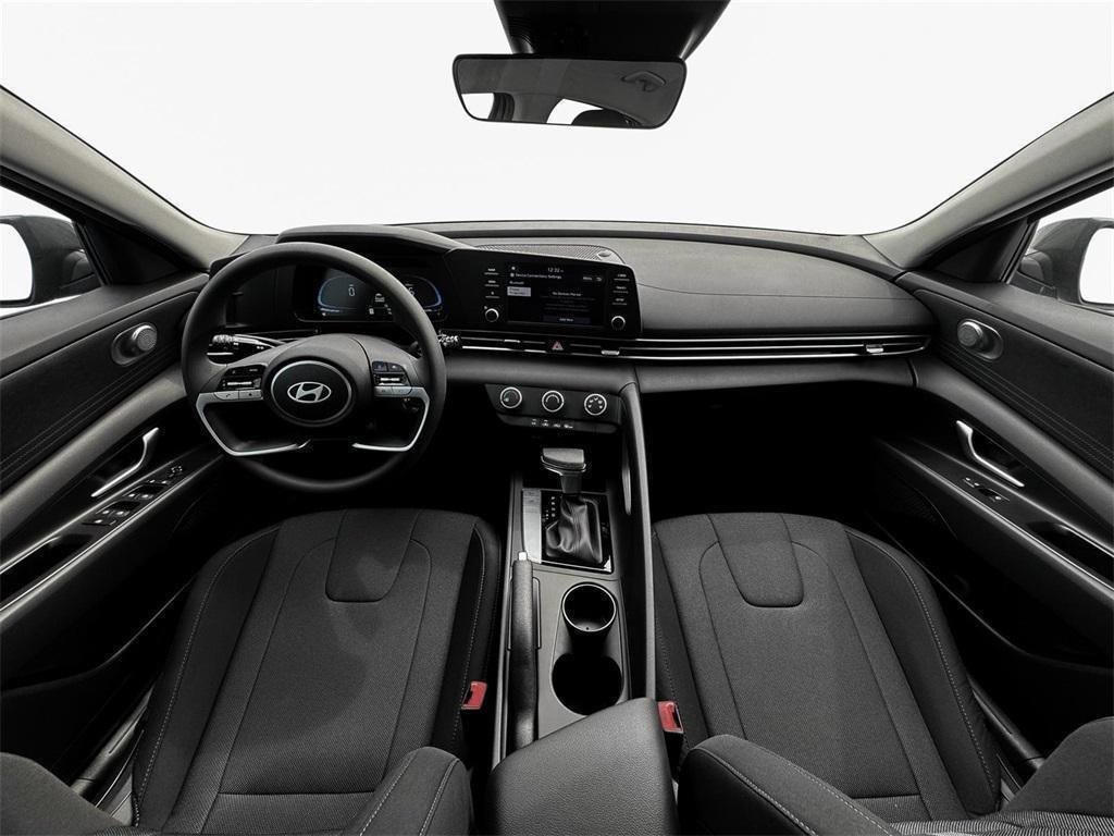 New 2025 Hyundai Elantra SE image 13