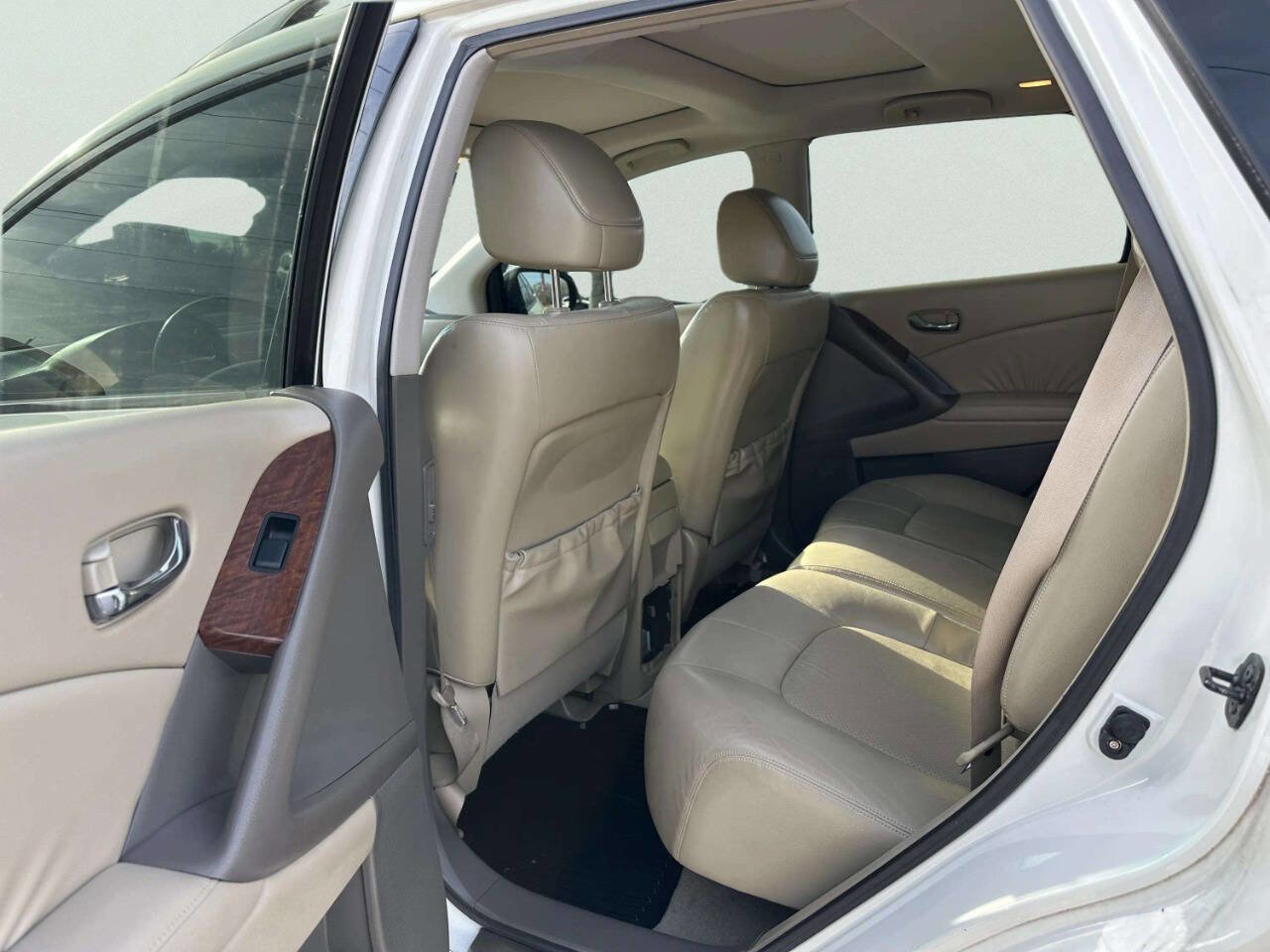 Used 2010 Nissan Murano LE AWD/4WD image 18