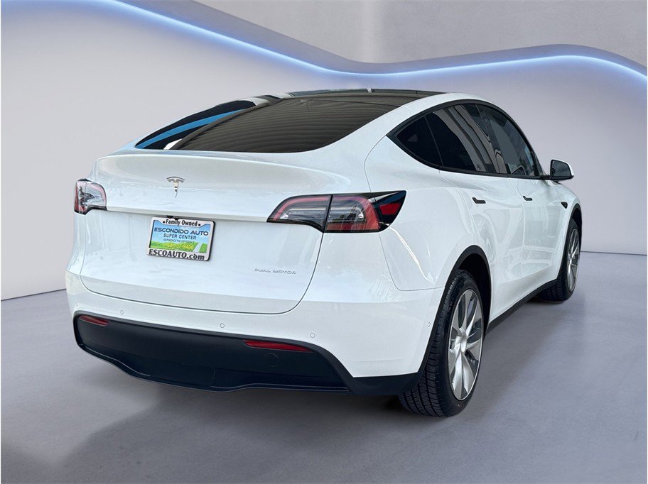 Used 2022 Tesla Model Y Long Range AWD/4WD image 6