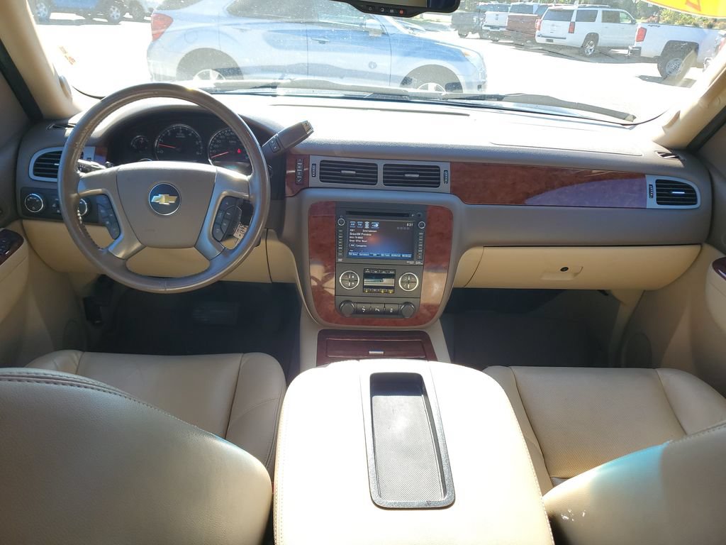Used 2014 Chevrolet Suburban LTZ AWD/4WD image 14