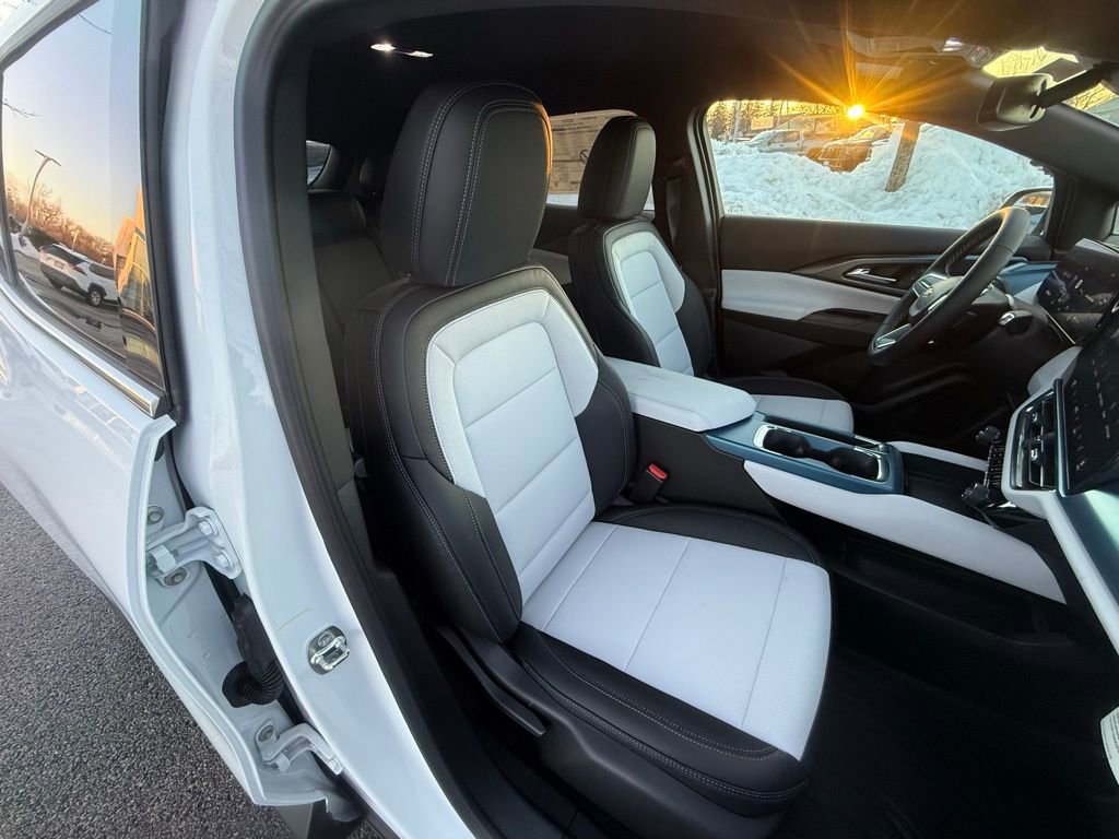 New 2026 Chevrolet Equinox EV LT FWD image 26